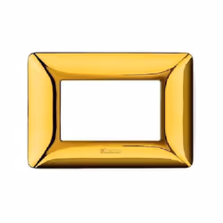 Placca a 3 moduli in tecnopolimero della serie civile Matix. Colorazione: Oro Lucido