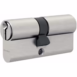 Cilindro Gemma in ottone finitura nichelata. 3 chiavi in acciaio con collo lungo. Protezione anti-bumping e anti-picking. Lun ...