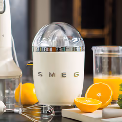 Smeg Spremiagrumi 50's Style – Panna LUCIDO – CJF01CREU - Vista aggiuntiva 5