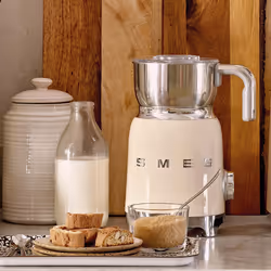 Smeg Montalatte 50's Style – Panna LUCIDO – MFF11CREU - Vista aggiuntiva 6
