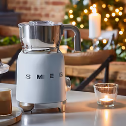 Smeg Montalatte 50's Style – Azzurro LUCIDO – MFF11PBEU - Vista aggiuntiva 6