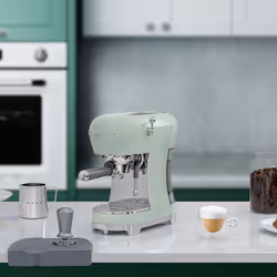Smeg Macchina da Caffè Espresso Manuale 50's Style – Verde Pastello LUCIDO – ECF02PGEU - Vista aggiuntiva 6