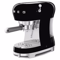 Smeg Macchina da Caffè Espresso Manuale 50's Style – Nero LUCIDO – ECF02BLEU - Vista aggiuntiva 4