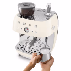 Smeg Macchina da Caffè Espresso Manuale con macinacaffè integrato 50's Style – Panna LUCIDO – EGF03CREU - Vista aggiuntiva 5