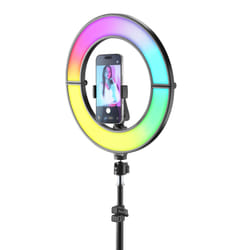 Cellularline Selfie Ring - Light Stand Trasforma ogni ambiente in uno studio personale: SELFIE RING è il treppiede per smartphone con anello LED integrato, dotato di 3 modalità di illuminazione e supporto regolabile per inquadrature perfette.