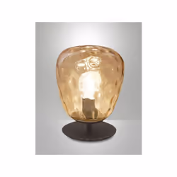 Lampada da tavolo in metallo e vetro soffiato, composta da 1 luce con attacco E27, colore del vetro ambra, con interruttore.