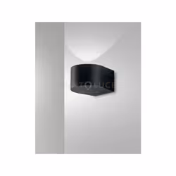 Applique LED da esterno in alluminio. L’articolo3603-22 è equipaggiato con due lenti di cristallosferiche poste nel lato supe ...