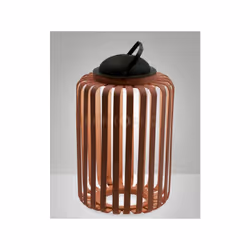 Le lampade da tavolo LED ricaricabili per gli ambientiesterni regalano un tocco personale al giardinoe sono allo stesso tempo ...