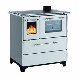Cucina a legna tradizionale in acciaio smaltato con finiture in inox. Oltre a cucinare, scalda l’ambiente per irraggiamento.  ...