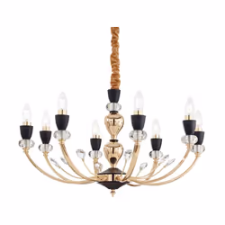 Collezione VANITY IMPREZIOSISCI I TUOI INTERNI Lampadario a 8 luci con montatura in metallo dorato con dettagli nero opaco. E ...