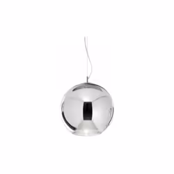 Lampadario a sospensione con diffusore in vetro soffiato.