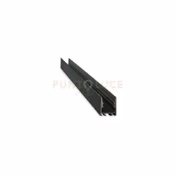 Profilo in alluminio estruso con superficie anodizzata o verniciata a polveri, disponibile nelle finiture bianco, nero e allu ...