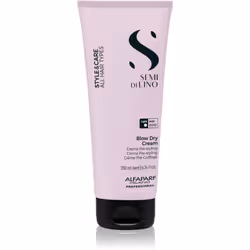L’asciugatura e lo styling possono indebolire i capelli, ma la crema protettiva Alfaparf Milano Semi di Lino Style&Care Blow ...