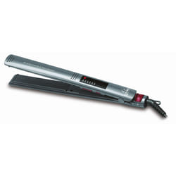 GA.MA Piastra Titan Keratin Elegance Led: per un effetto liscio, versatile e innovativa, protegge la naturale cheratina del capello, temperatura regolabile da 130 a 230°C, autospegnimento