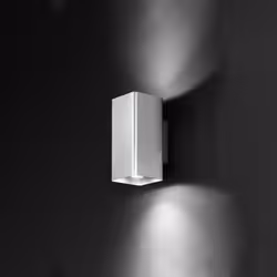 Collezione Lulu' LA LAMPADA CHE NON TEME IL TEMPO Applique in alluminio cromo spazzolato per esterno/interno è un'ottima scel ...