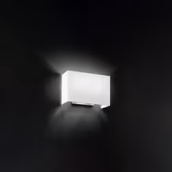 Collezione PARA HOTEL ELEGANZA 5 STELLE Applique elegante con paralume in PVC e base in cromo spazzolato crea un effetto lumi ...