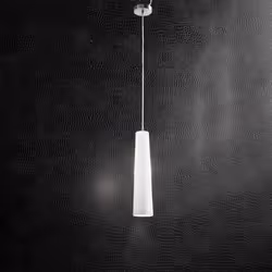 Collezione Canna LA SOSPENSIONE CHE SI FA NOTARE Sospensione in cromo spazzolato con vetro bianco, è l'ideale per dare un toc ...
