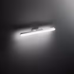 Collezione Bold LA LUCE CHE SI FA NOTARE Applique in metallo cromo lucido e acrilico, con un design moderno ed elegante, cara ...