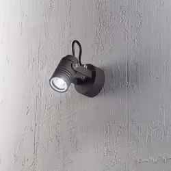 Collezione Walker LA LAMPADA CHE TI ACCOMPAGNA NEL CAMMINO Faretto orientabile realizzato in alluminio verniciato colore antr ...