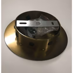 Colore struttura: ottone Materiale: Metallo Numero attacchi laterale: 8 Dimensioni: D cm 15 – H 2.5 cm Grado di isolamento: I ...