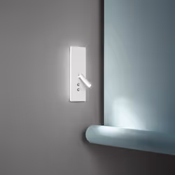 Collezione Plate LA LAMPADA PRATICA PER IL TUO AMBIENTE Applique in metallo verniciato bianco con porta USB, è ottima soluzio ...