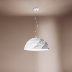 Collezione Tilt LA LAMPADA CHE CAMBIA CON TE Sospensione in metallo verniciato bianco, con linee pulite. La particolarità di ...