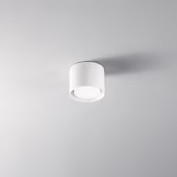 Collezione Geo LA LAMPADA GEOMETRICA Plafoniera in alluminio verniciato bianco con design moderno e lineare è perfetta per il ...