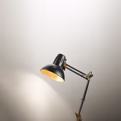 Collezione ARC IL MUST HAVE Questa lampada Perenz colore nero e oro è l'ideale per illuminare la tua scrivania o il tuo studi ...