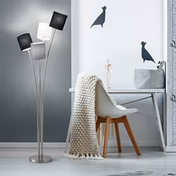 Collezione Joke LA LAMPADA CHE TI FA SORRIDERE Piantana in metallo cromo spazzolato, presenta un design moderno ed essenziale ...
