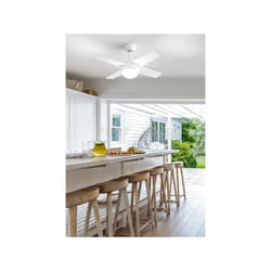Perenz - Ventilatore in metallo verniciato bianco - 4 pale legno verniciato bianco - Diffusore in vetro. Telecomando a onde radio incluso.