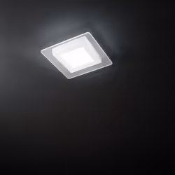 Collezione Bend LA LUCE CHE SI PIEGA AL TUO STILE Plafoniera con telaio in metallo verniciato a polvere di colore bianco opac ...
