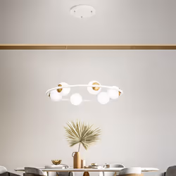 Collezione Ball LA LUCE CHE TI CONQUISTA La sospensione Perenz è un'elegante soluzione di illuminazione moderna, con una stru ...