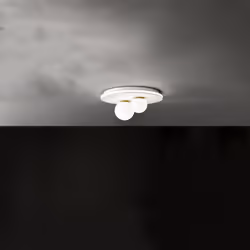 Collezione Ball LA LUCE CHE TI CONQUISTA La plafoniera Perenz è un'elegante soluzione di illuminazione moderna, con una strut ...