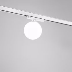 Collezione Binario COMPONI LA TUA ILLUMINAZIONE La lampada a soffitto con struttura in metallo bianco e una sfera a LED in ve ...