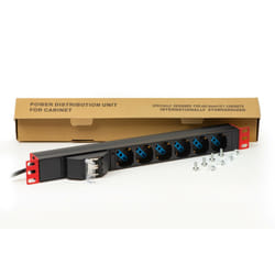 LINK Multipresa Alimentazione Per Rack 19" Con 6 Prese Universali Tripolari/Schuko Magnetotermica Con Staffe Colore Rosso