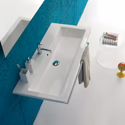 Ceramica Globo prppone un pratico lavabo salvaspazio ideale per locali pubblici, laddove è fondamentale preservare spazi. Dal ...