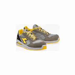 Codice: LF-1000963 Marca: DIADORA. Tomaia vitello scamosciato e mesh MATRIX Fodera nylon antiabrasione Suola PU antiabrasione ...