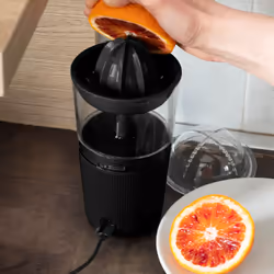 Innoliving Spremiagrumi Ricaricabile Senza Fili INN-694 - Recipiente da 250ml, Ricarica con USB-C, Batteria da 1500mAh, 20 Minuti di Autonomia, Parti Lavabili in Lavastoviglie, Cordless