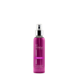 Millefiori Rhubarb & Pepper Deodorante per ambienti a spruzzo Rosa Giacinto, Mughetto, Muschio, Pesca, Legno di Sandalo, Vetiver 150 ml