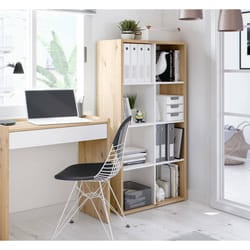 Libreria Alliers, Mobile portalibri reversibile con 8 scomparti, Mobile Porta tv multiposizione, cm 72x33h137, Rovere effetto nodi e Bianco