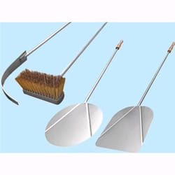 Pala In Acciaio Inox Rettangolare 29x33cm. Con Manico Lunghezza 1,40cm. 1141