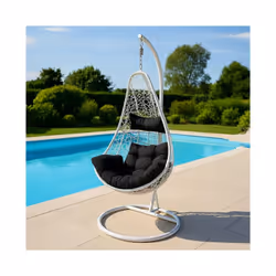 La poltrona sospesa Rialto è la scelta perfetta per chi desidera un angolo di relax elegante e confortevole in giardino, terr ...