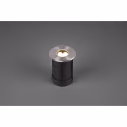 Il faretto rotondo segnapasso a incasso da pavimento BELAJA di Trio Lighting presenta una struttura in acciaio inox finitura ...