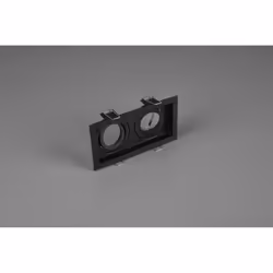 JURA di Trio Lighting é un faretto rettangolare con due spot orientabili realizzato in metallo finitura nero opaco, progettat ...