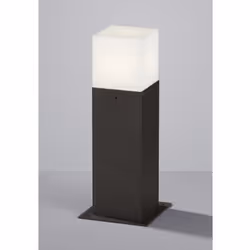 Il paletto da esterno HUDSON di Trio Lighting è composto da una struttura squadrata in alluminio pressofuso di colore antraci ...