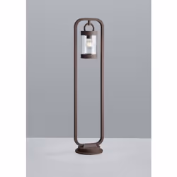 Il palo da esterno S AMBESI di Trio Lighting è realizzata in alluminio pressofuso finitura ruggine con diffusore a lanterna. ...