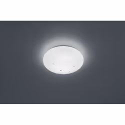 La lampada da soffitto ACHAT di Trio Lighting ha una struttura rotonda realizzata interamente in plastica bianca con cristall ...