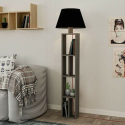 Iperbriko - 2c) Lampada da terra in legno con libreria e paralume nero 45x45x163,5 cm