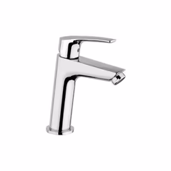 Il miscelatore lavabo della collezione Lucente di Jacuzzi è completo di:aeratore rompigetto; 2 flessibili inox 3/8''G per att ...