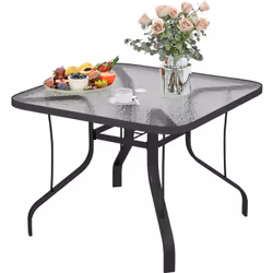 Descrizione: Rendi il tuo giardino un'incantevole oasi per pranzi in compagnia con il tavolo in vetro Outsunny. Progettato pe ...